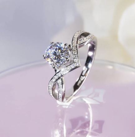Elegant Luxury Artificial Diamond Ring